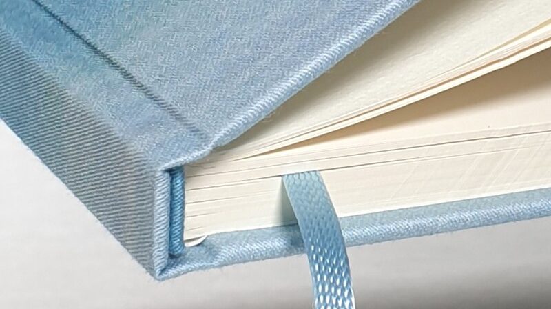 Handgemachtes Notizbuch mit Farbverlauf aus traditioneller Bcuhbinderei in Eichstätt