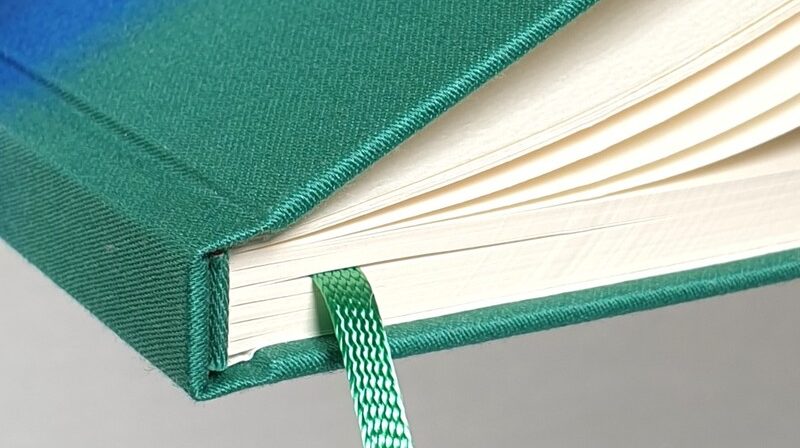 Handgemachtes Notizbuch mit Farbverlauf aus traditioneller Bcuhbinderei in Eichstätt